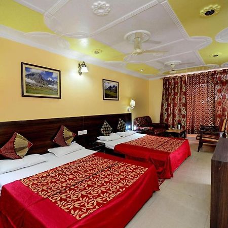 Oyo 4529 Hotel Star Of Kashmir ศรีนาการ์ ภายนอก รูปภาพ